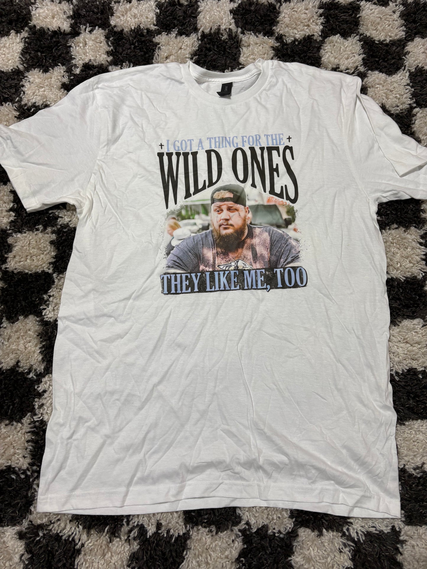 L tee in stock