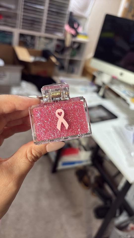 Small hair clip in stock