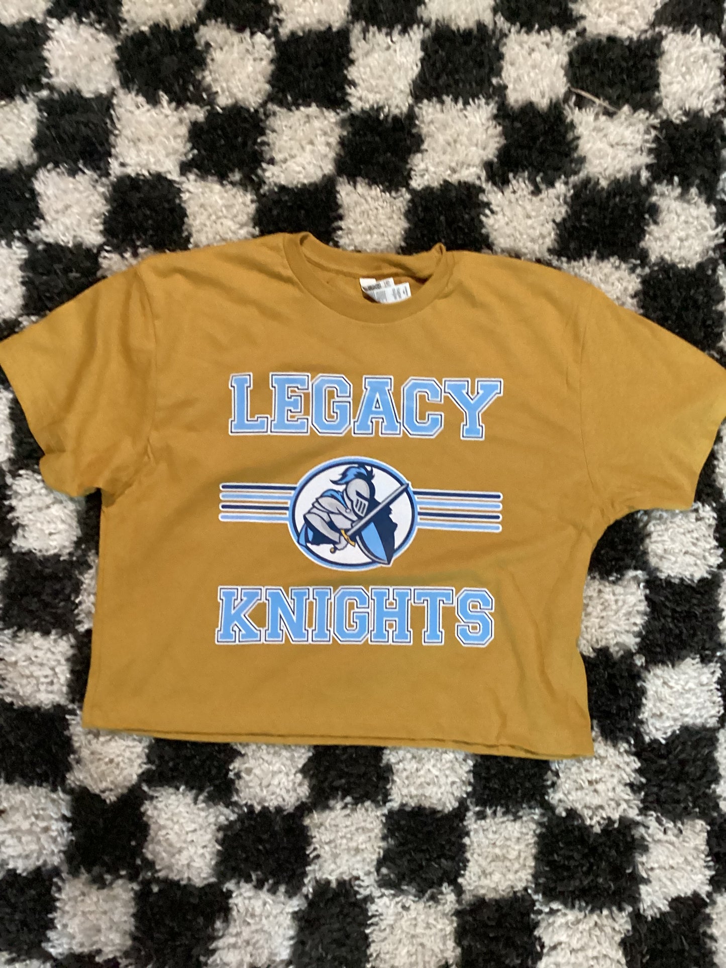 L crop tee in stock