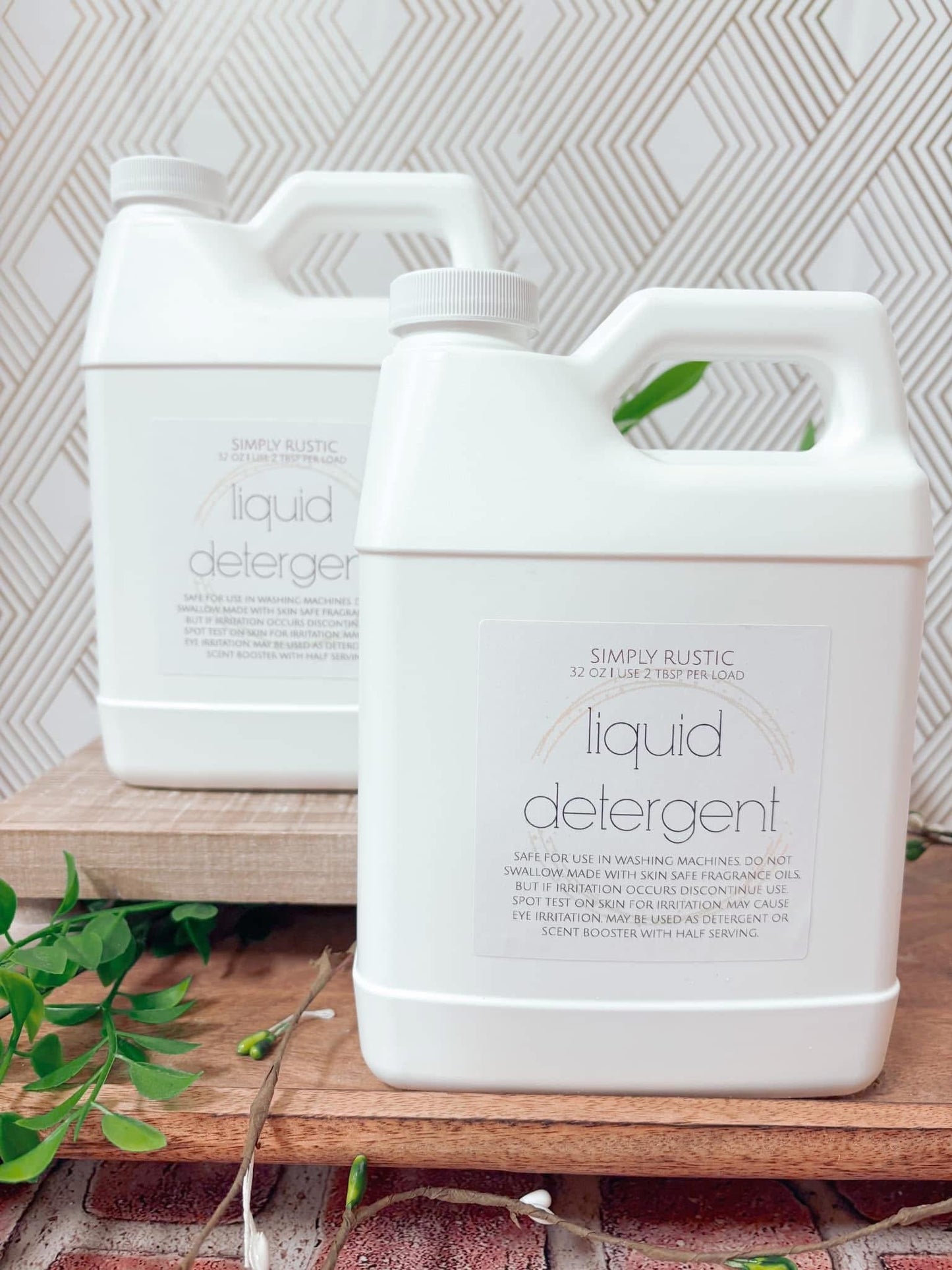 Liquid laundry detergent