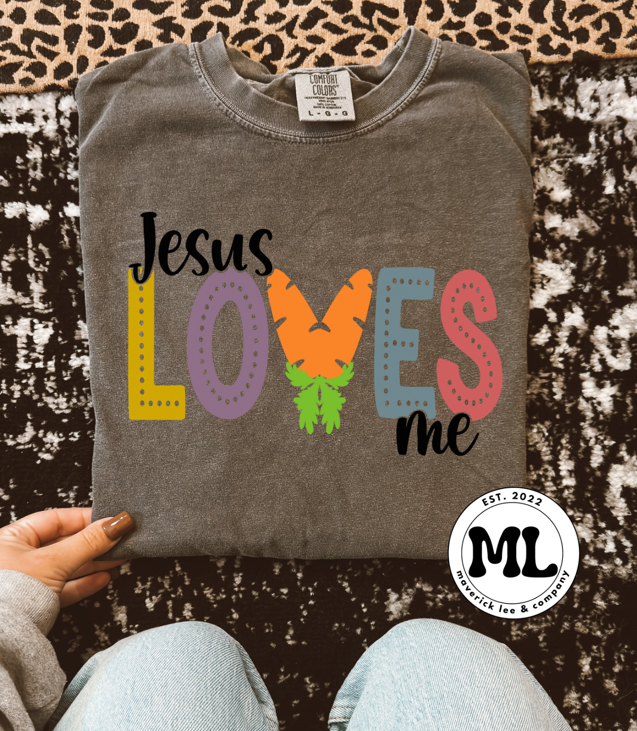 Jesus loves me