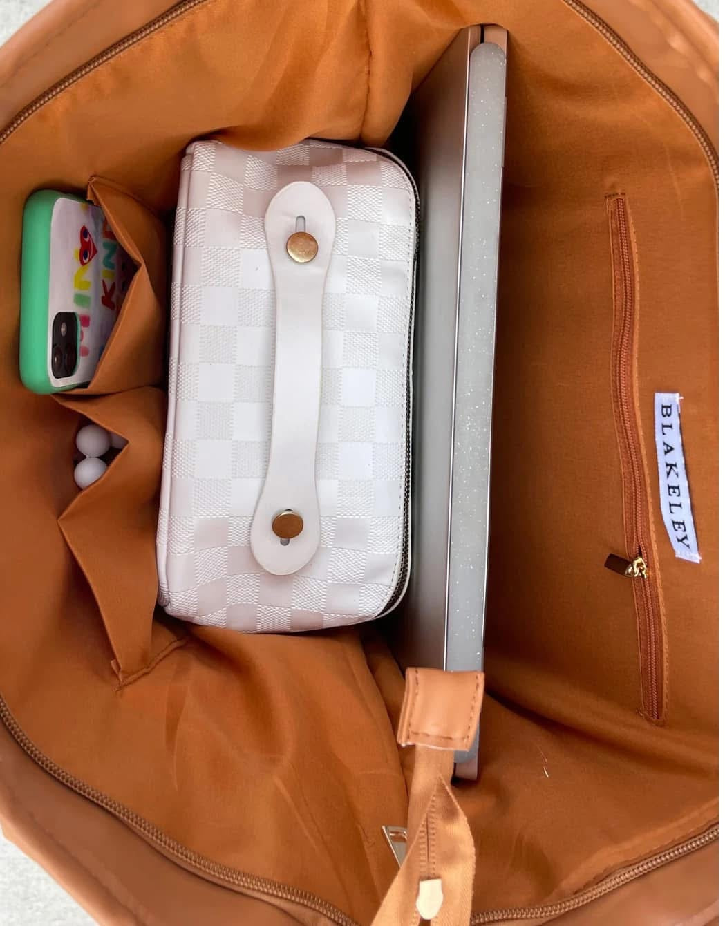 Mauve puffer bag in stock