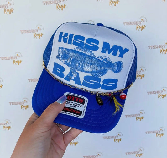 Trucker hat with chain – in stock
