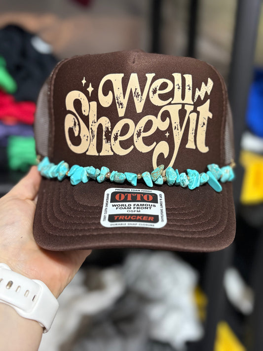 Trucker hat with chain – in stock ￼