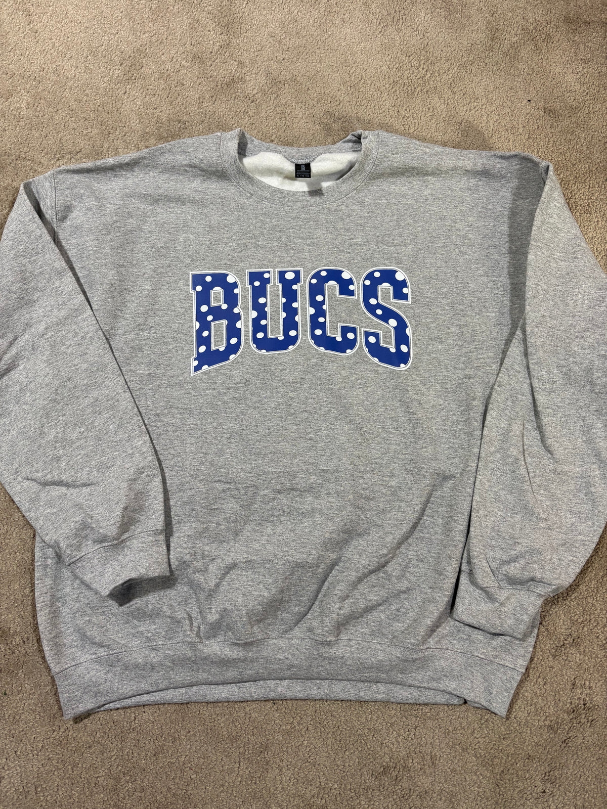XL Bucs sweatshirt - in stock