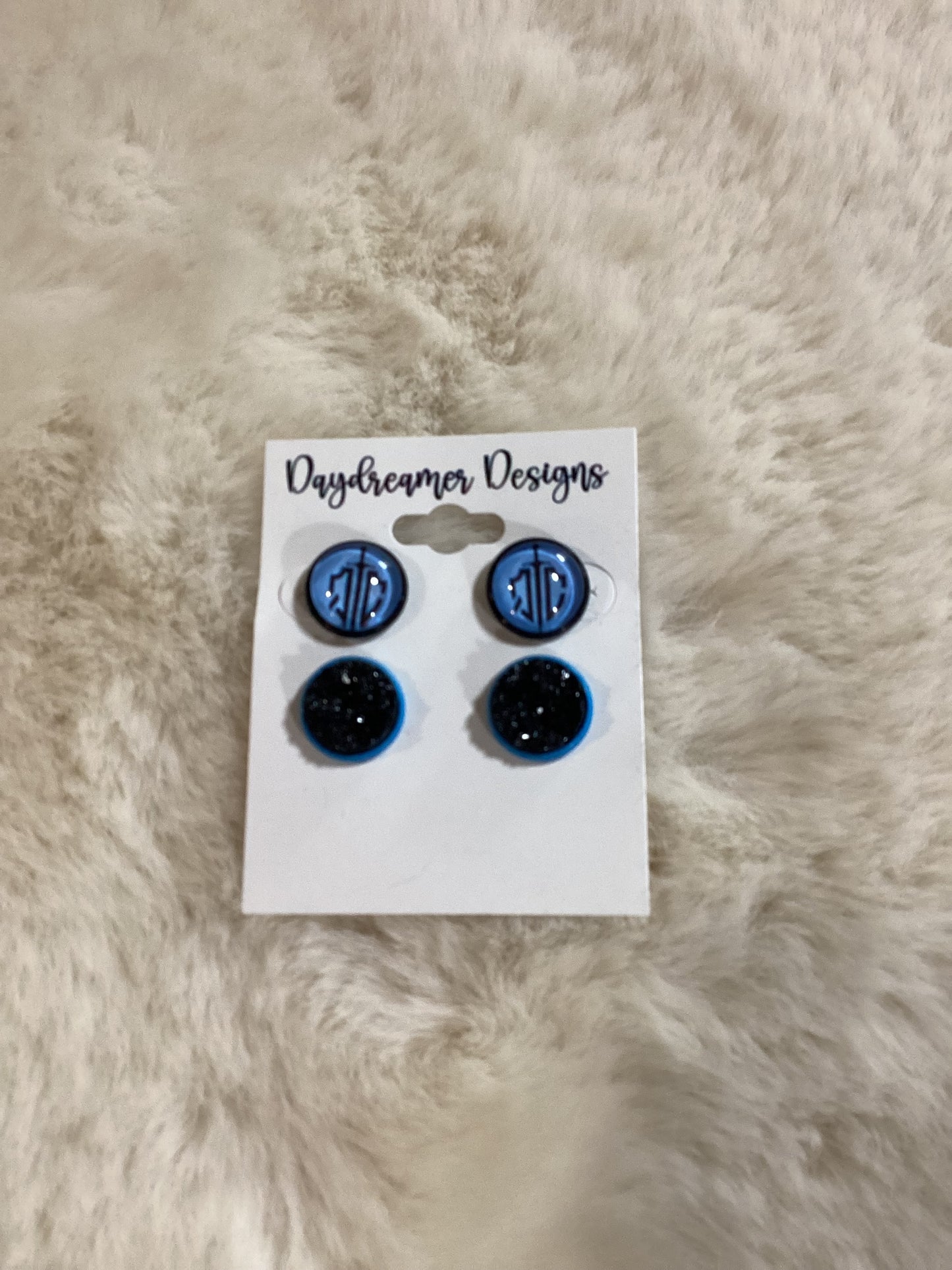 In stock earrings set ￼