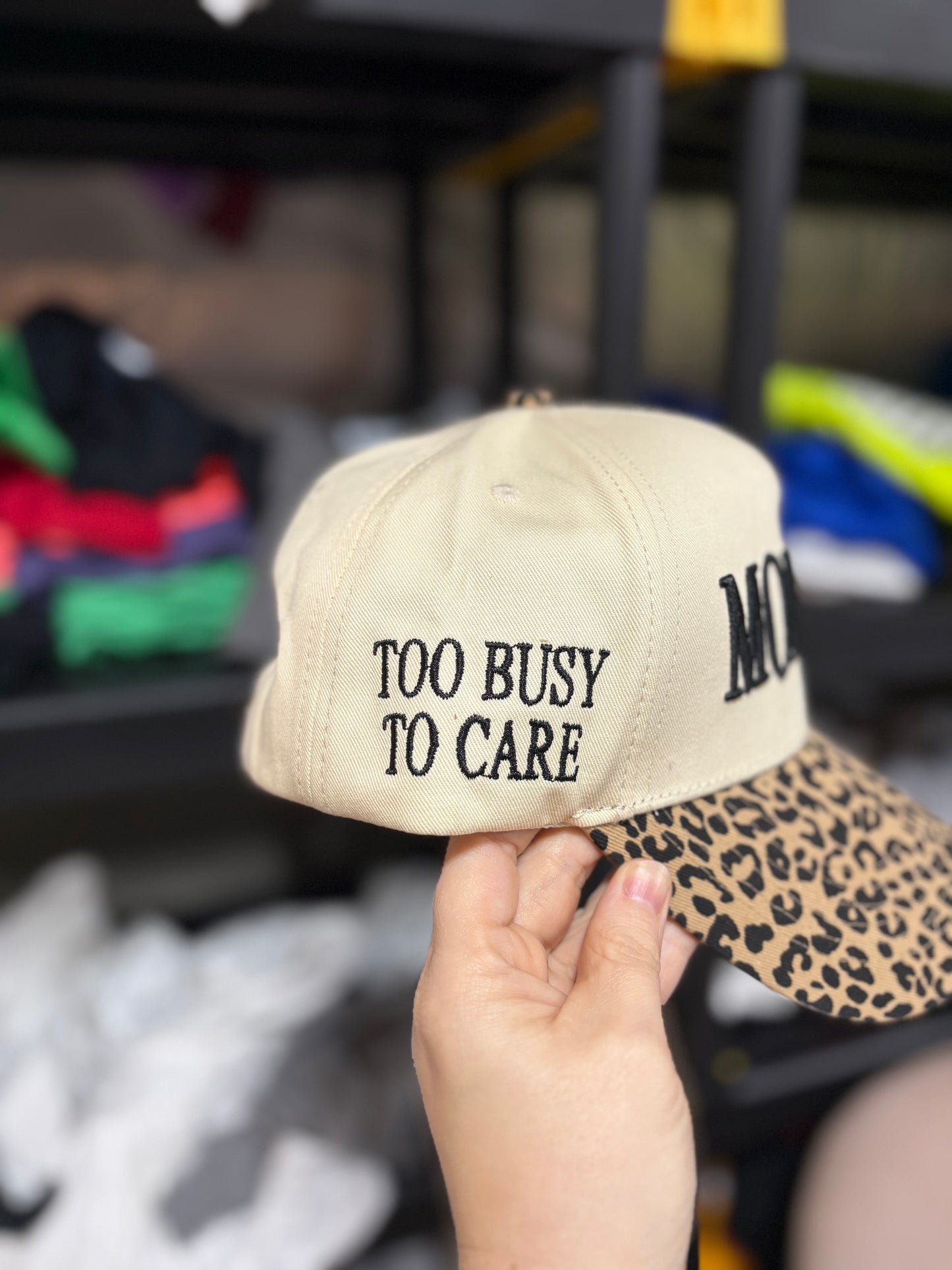 Mommin embroidered Hat - in stock