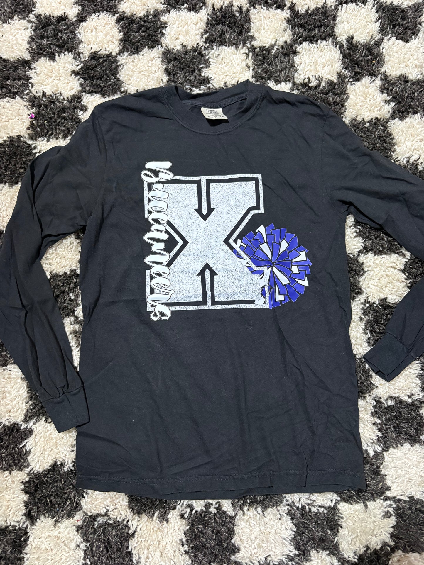 Small long sleeve tee in stock