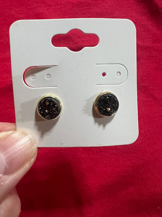 In stock earrings 8mm