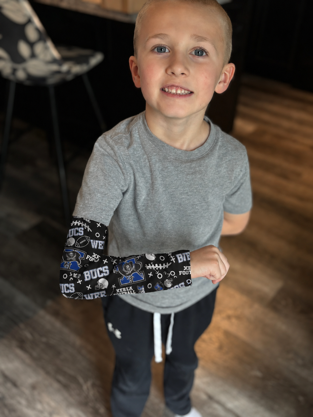 Wee Bucs arm sleeve - Black