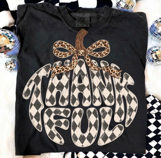 Checkered thankful pumpkin