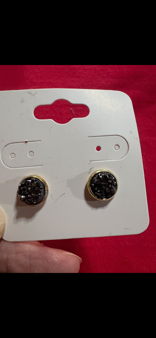 In stock earrings 8mm