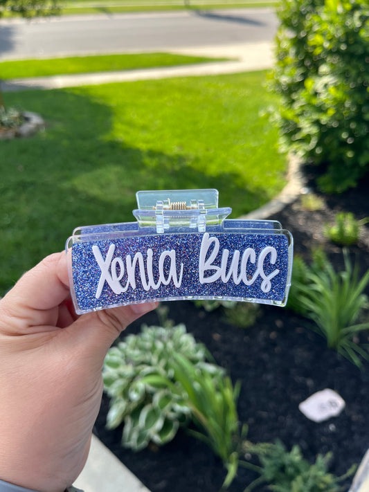 In stock xenia bucs claw clip