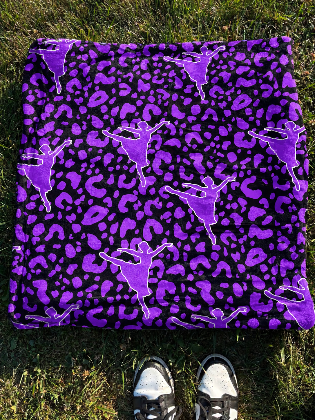 Live gracefully Plush Blanket
